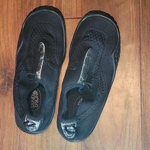Black Water Shoes